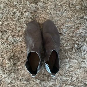 Size 6.5 Kelley and Katie Gray Booties